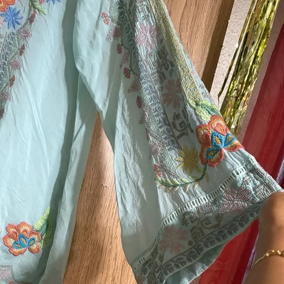 JHONY WAS Floral Embroidered Women's Top - Picture 7 of 16